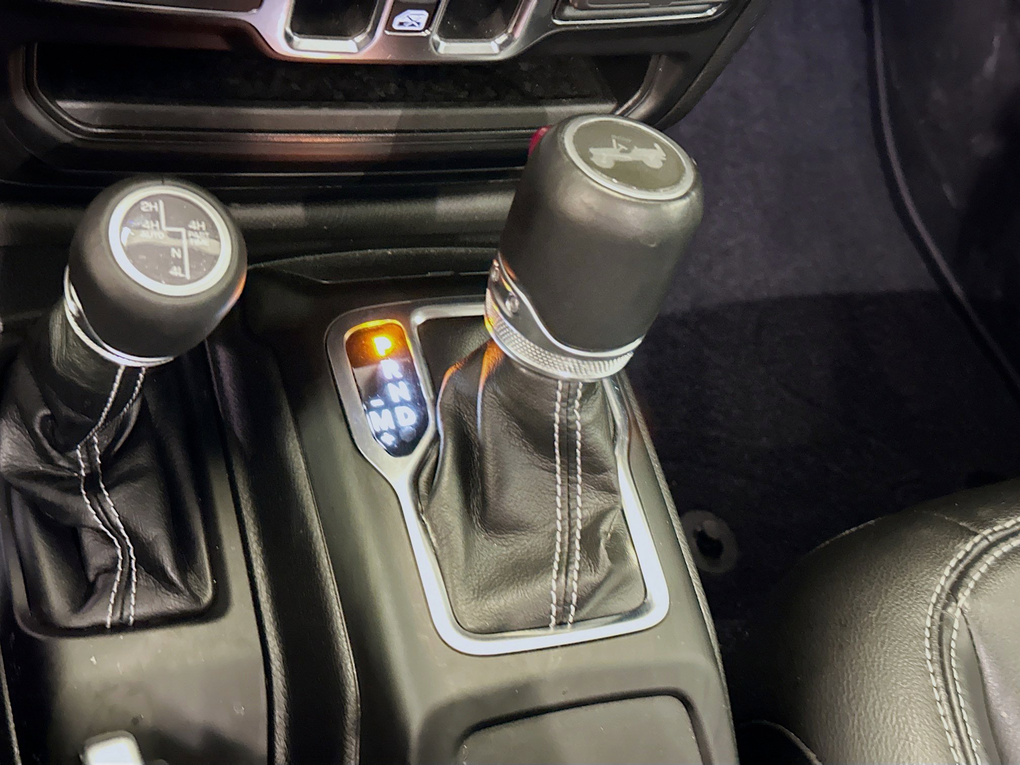 Used 2023 Jeep Wrangler Sahara image 25