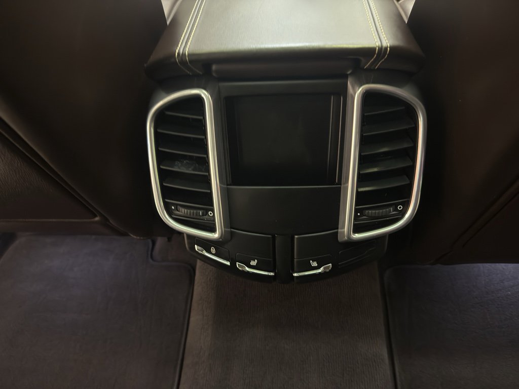 Used 2016 Porsche Cayenne Turbo image 27