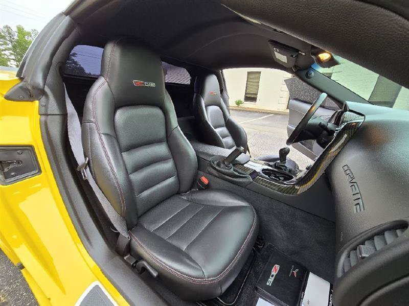 Used 2006 Chevrolet Corvette Z06 w/ Preferred Equipment Group RWD image 33