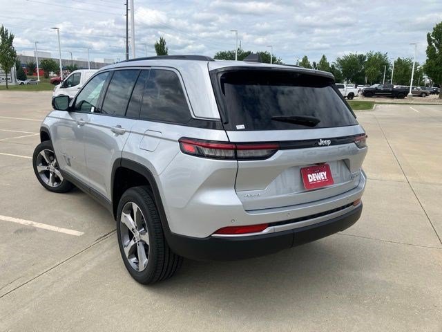 New 2026 Jeep Grand Cherokee Limited w/ Luxury Tech Group II AWD/4WD image 6