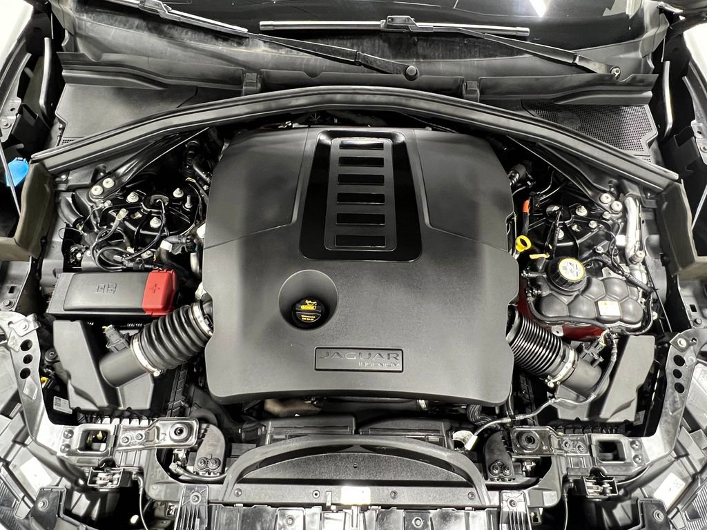 Used 2021 Jaguar F-PACE R-Dynamic S image 27
