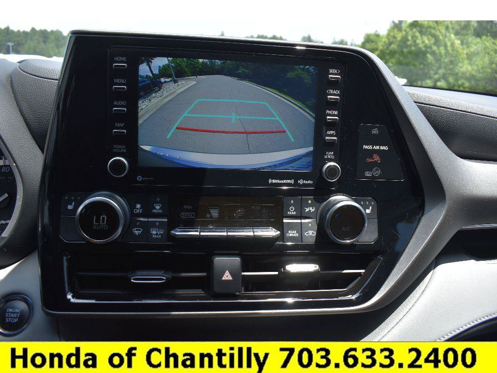 Used 2022 Toyota Highlander XLE AWD/4WD image 15