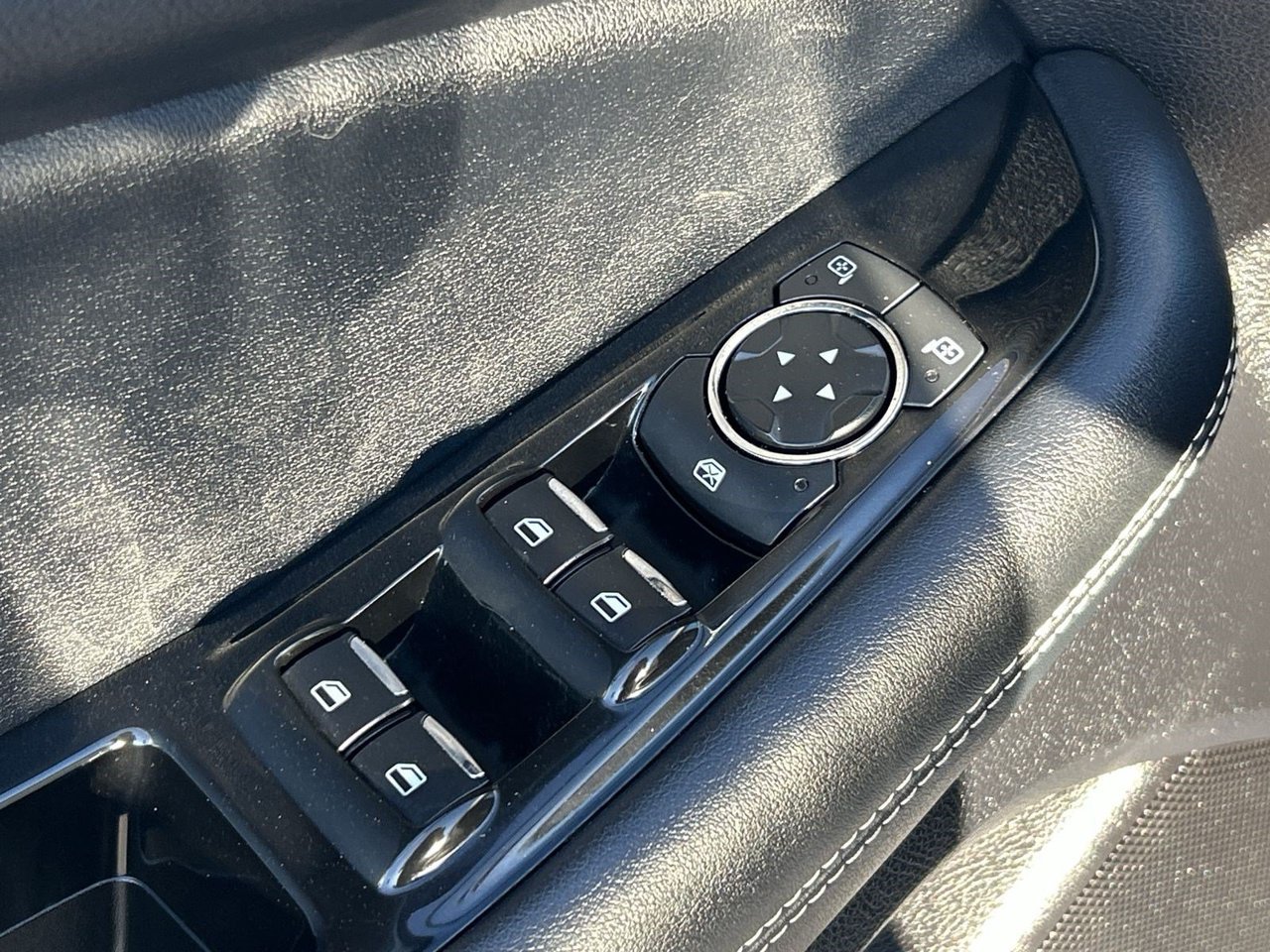 Used 2019 Ford Edge ST w/ Equipment Group 401A AWD/4WD image 17