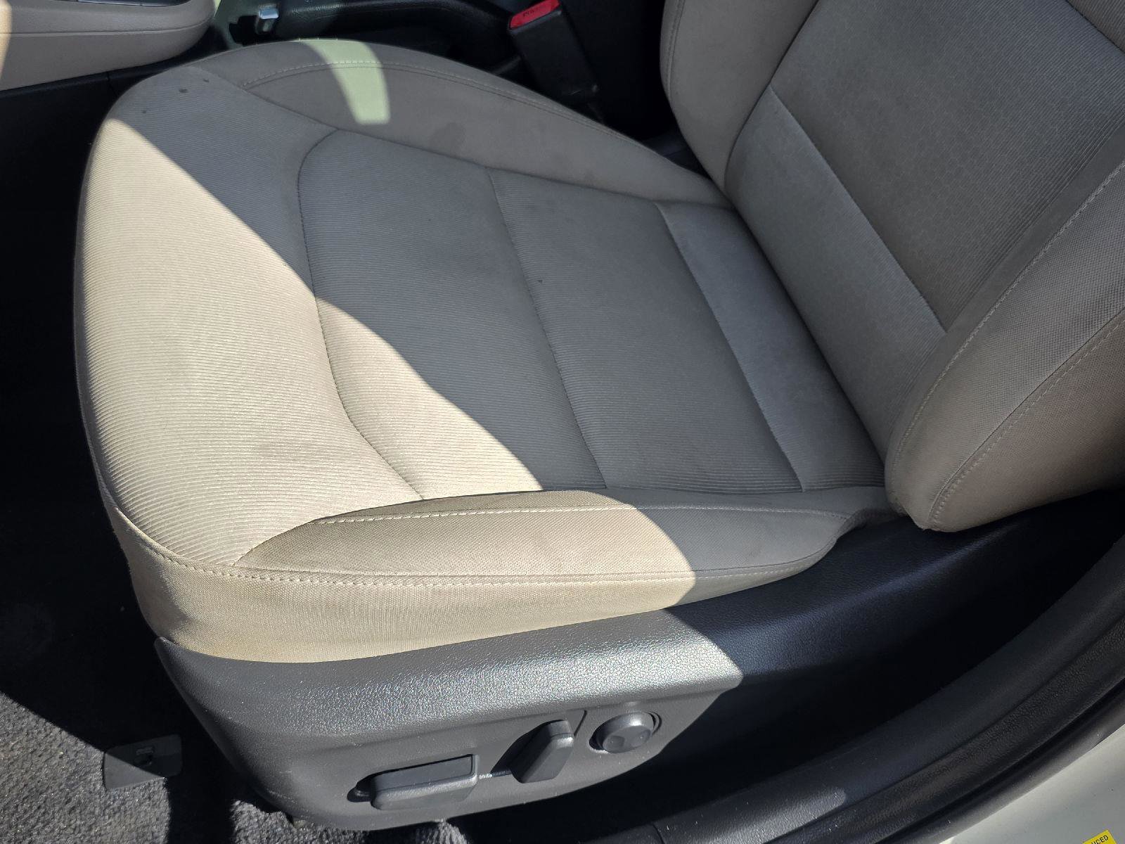 Used 2017 Hyundai Elantra Value Edition FWD image 36