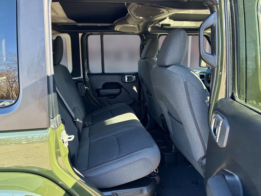 Used 2024 Jeep Wrangler Unlimited w/ Convenience Group image 11