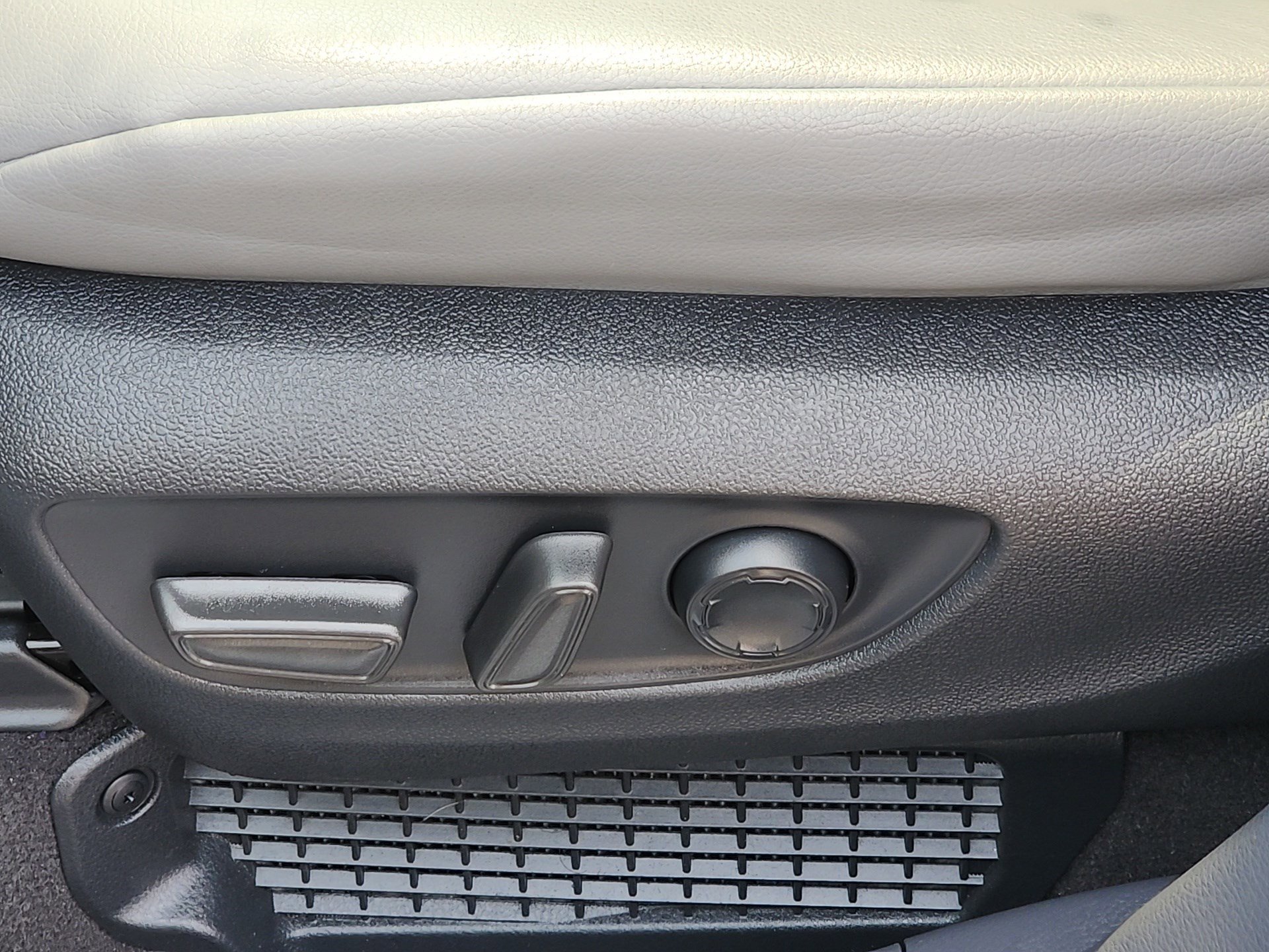 Certified 2023 Toyota Sienna XLE image 23