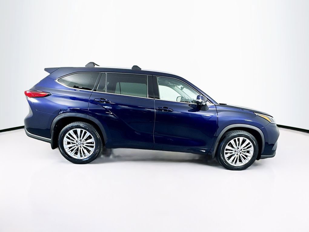 Used 2023 Toyota Highlander Platinum image 11