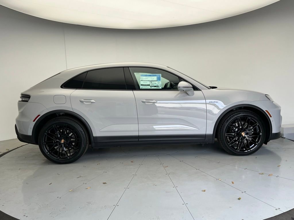 New 2026 Porsche Macan 4S Electric image 23