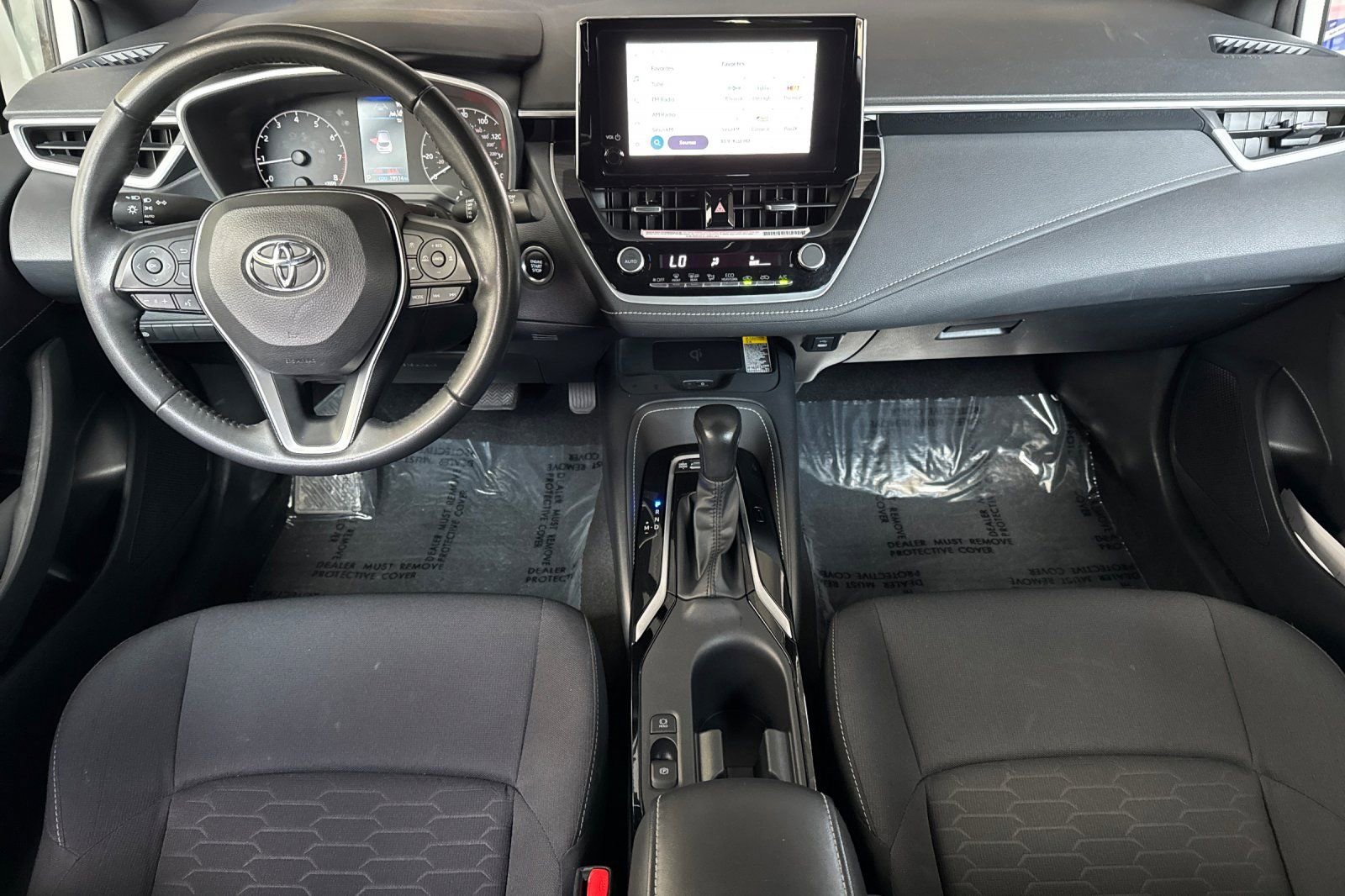 Used 2025 Toyota Corolla SE w/ SE Package FWD image 18