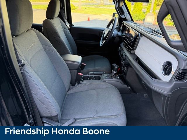 Used 2024 Jeep Wrangler Sahara image 44