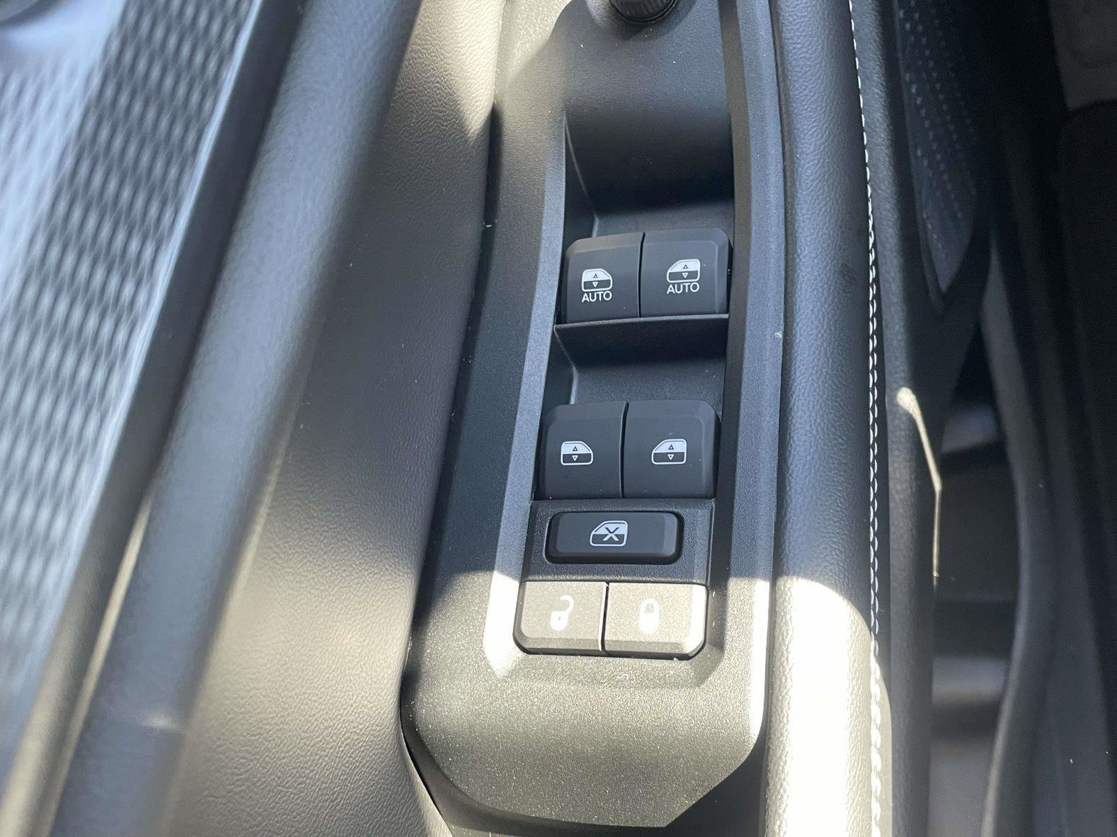 Used 2024 Jeep Grand Cherokee Laredo w/ MOPAR Finishing Package image 10