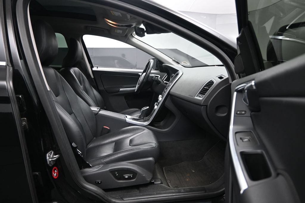 Used 2015 Volvo XC60 T5 AWD/4WD image 20