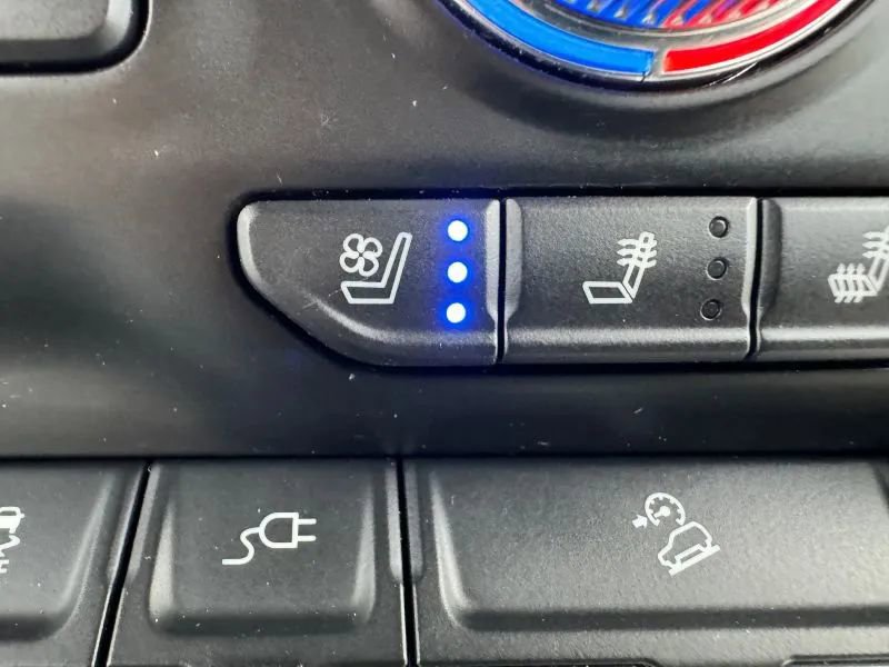 Used 2019 GMC Sierra 1500 SLT AWD/4WD image 37