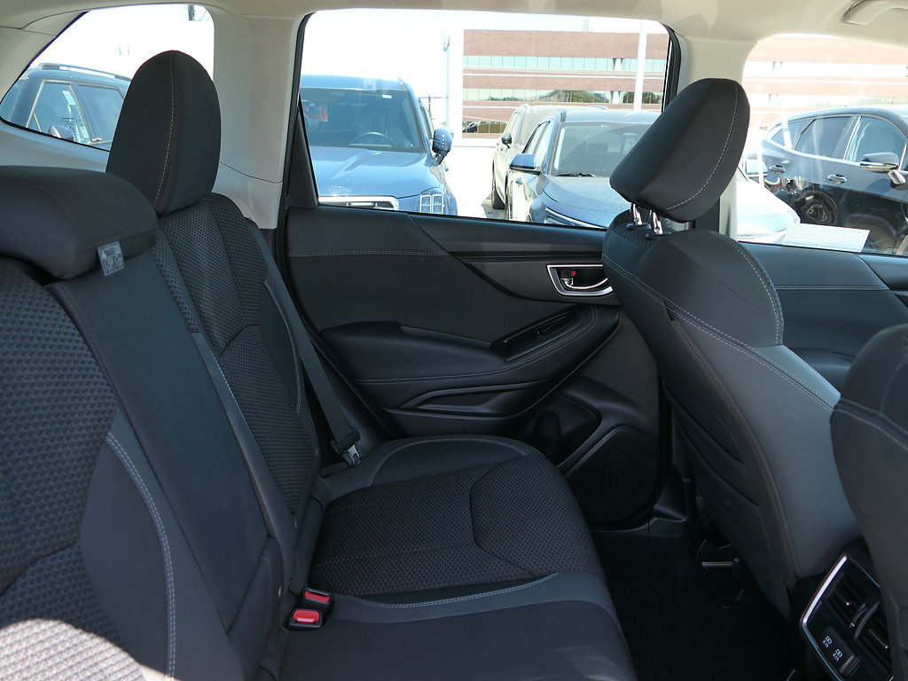 Used 2023 Subaru Forester Premium AWD/4WD image 24