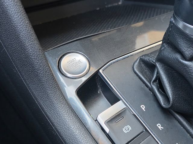 Used 2018 Volkswagen Tiguan SE FWD image 22
