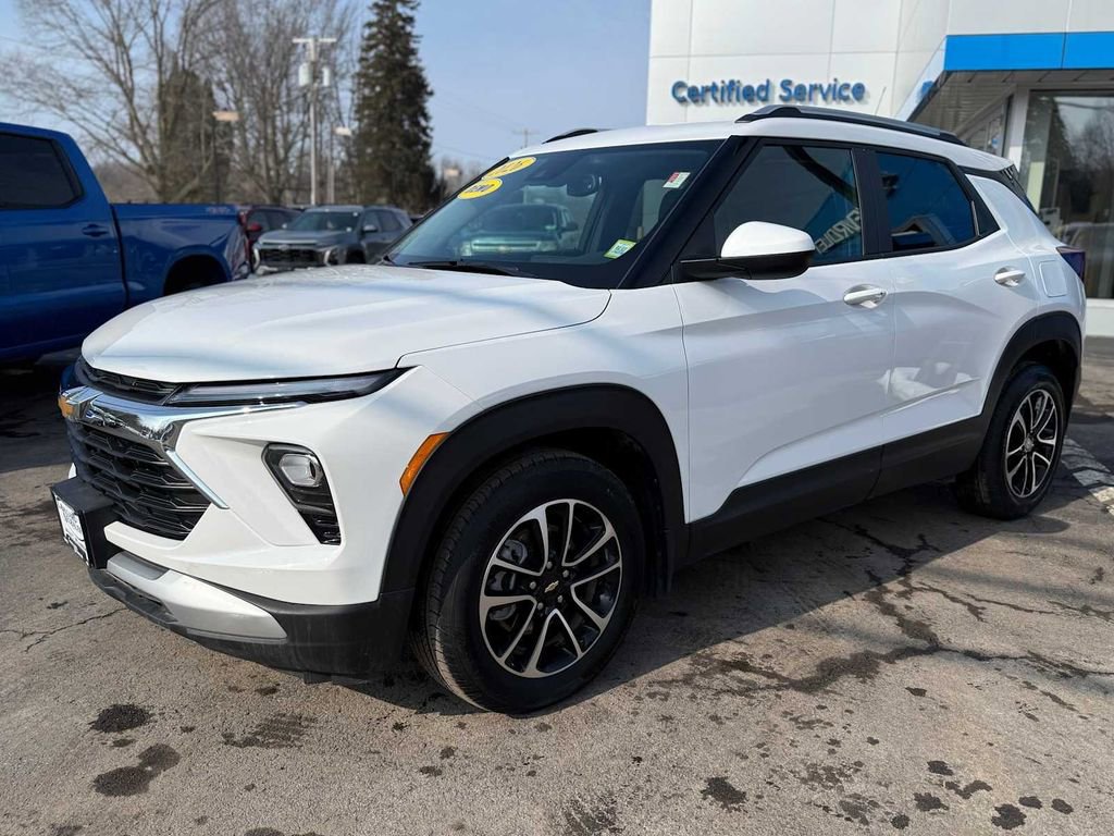 Used 2026 Chevrolet TrailBlazer LT w/ Convenience Package image 1