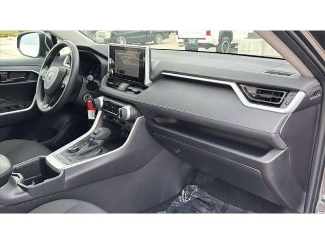 Certified 2025 Toyota RAV4 LE AWD/4WD image 40