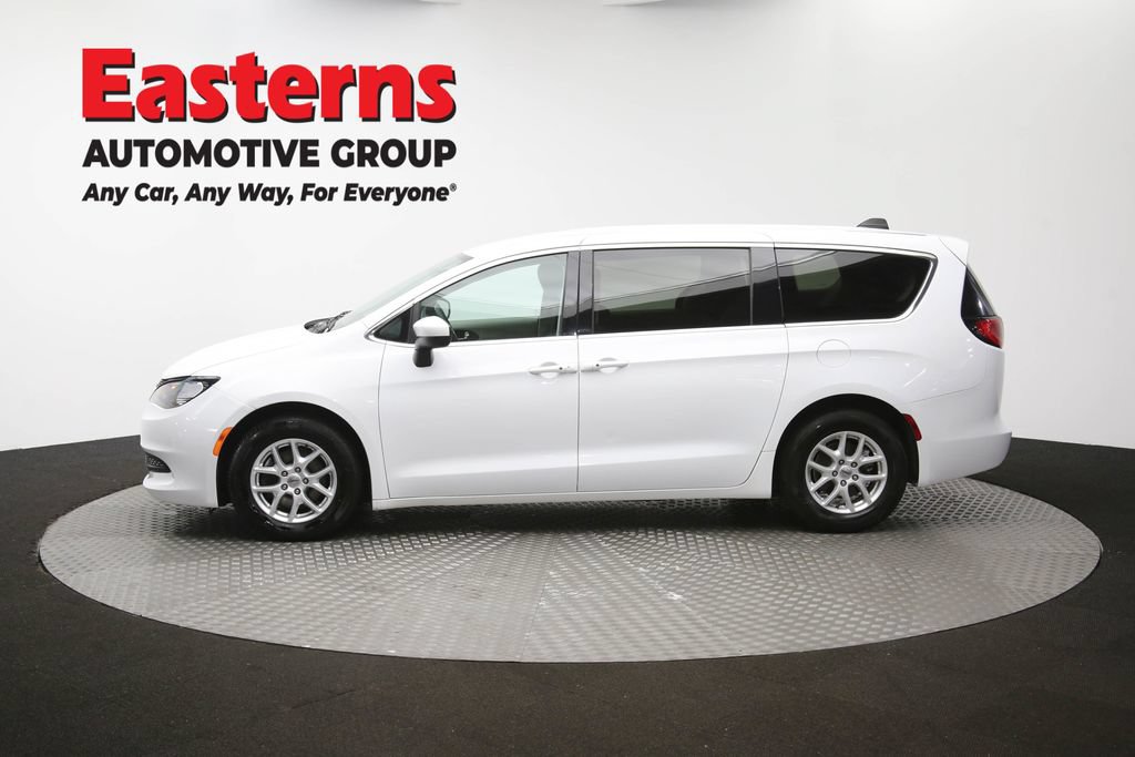 Used 2022 Chrysler Voyager LX FWD image 58
