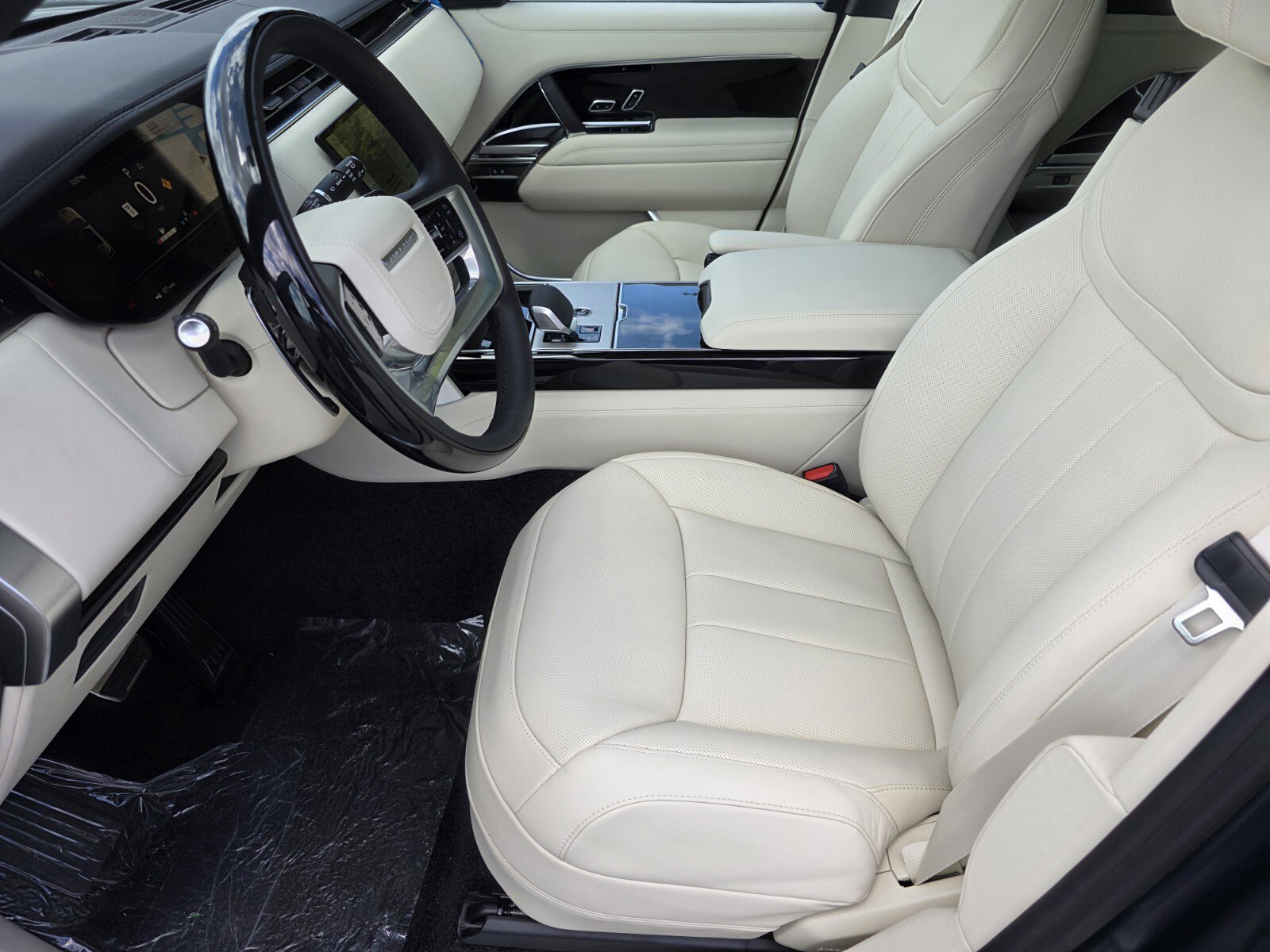 New 2026 Land Rover Range Rover Long Wheelbase Autobiography image 10