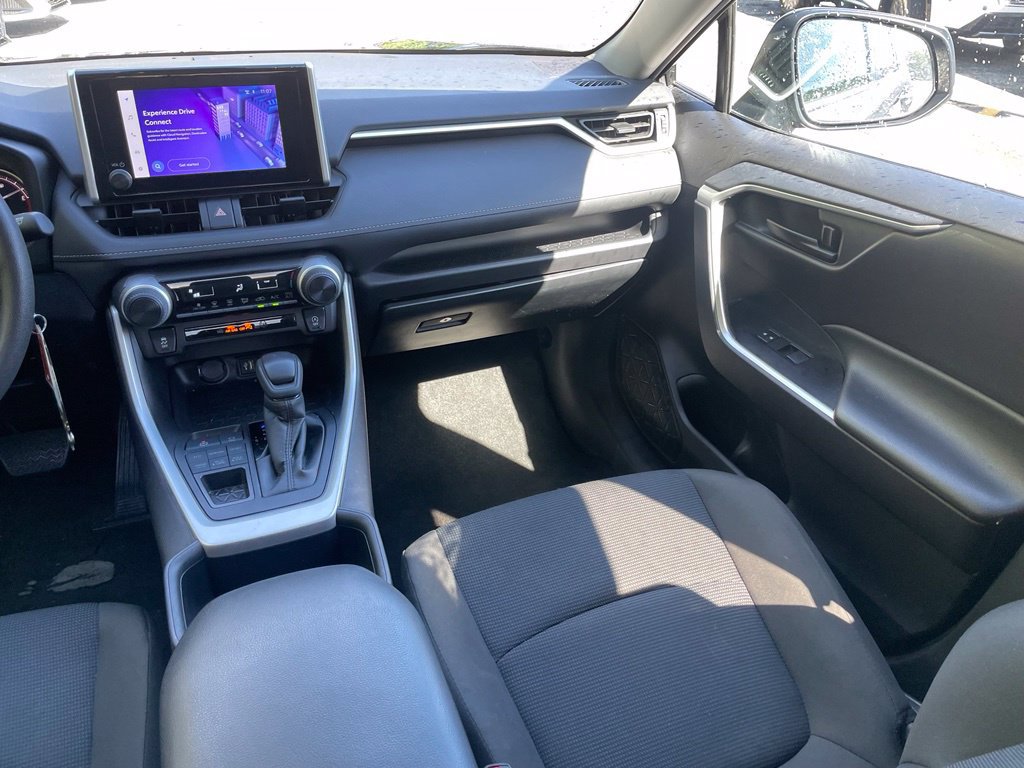 Used 2025 Toyota RAV4 LE AWD/4WD image 10