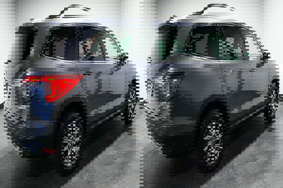 Used 2021 Honda Pilot EX image 4