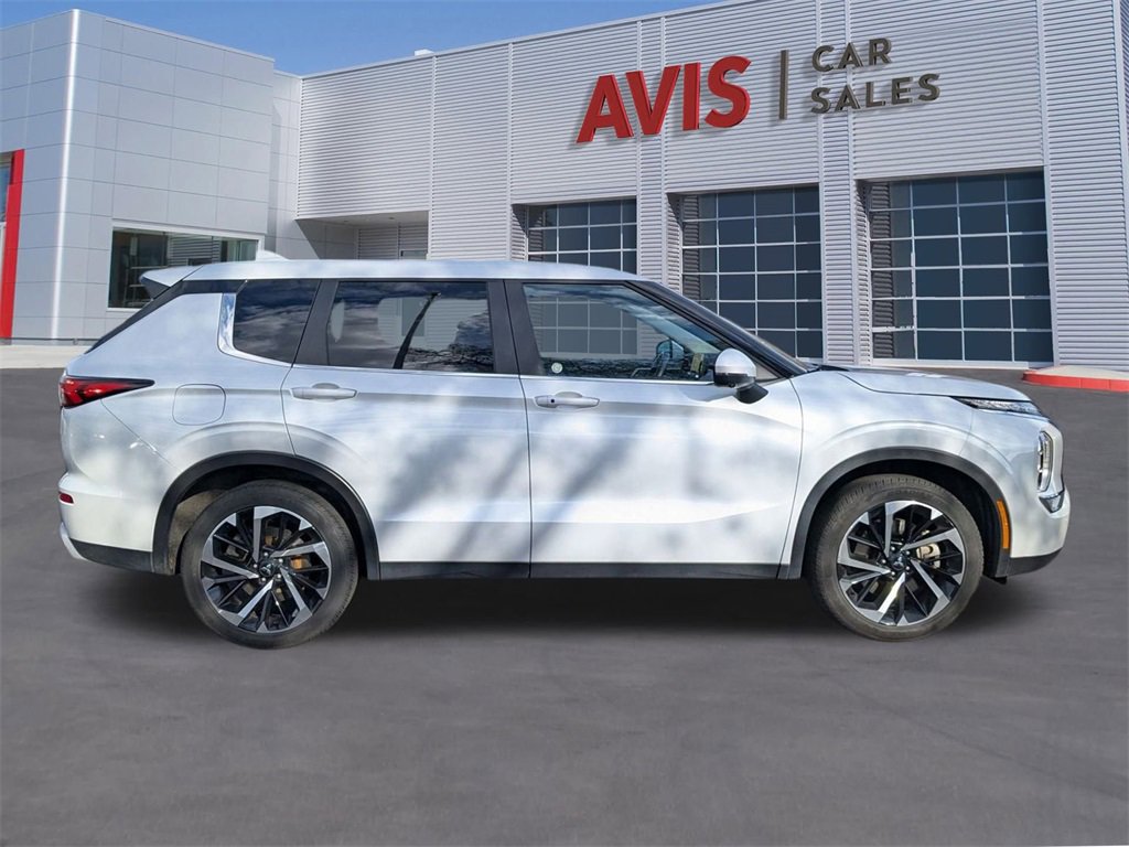 Used 2024 Mitsubishi Outlander SE image 7