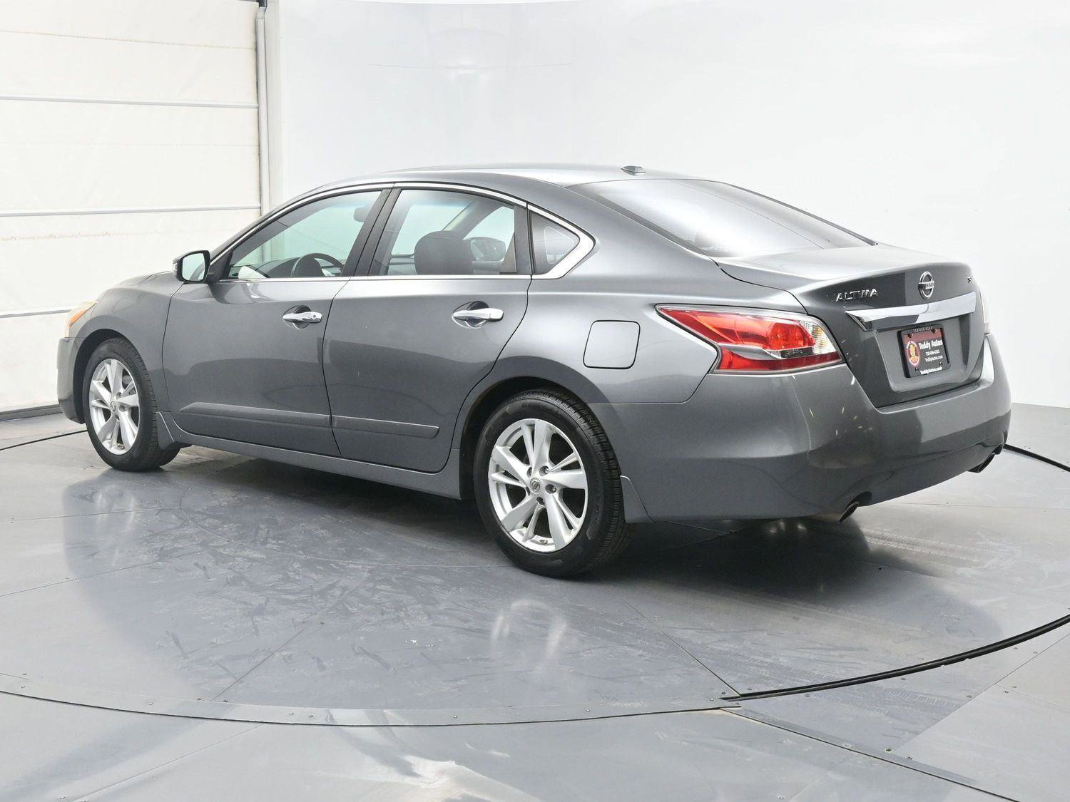 Used 2015 Nissan Altima 2.5 SL w/ Technology Package FWD image 22
