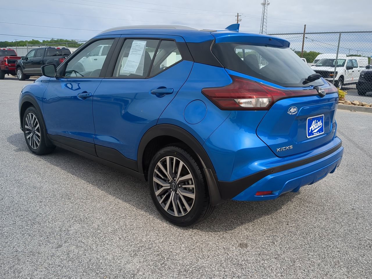 Used 2024 Nissan Kicks SV FWD image 5