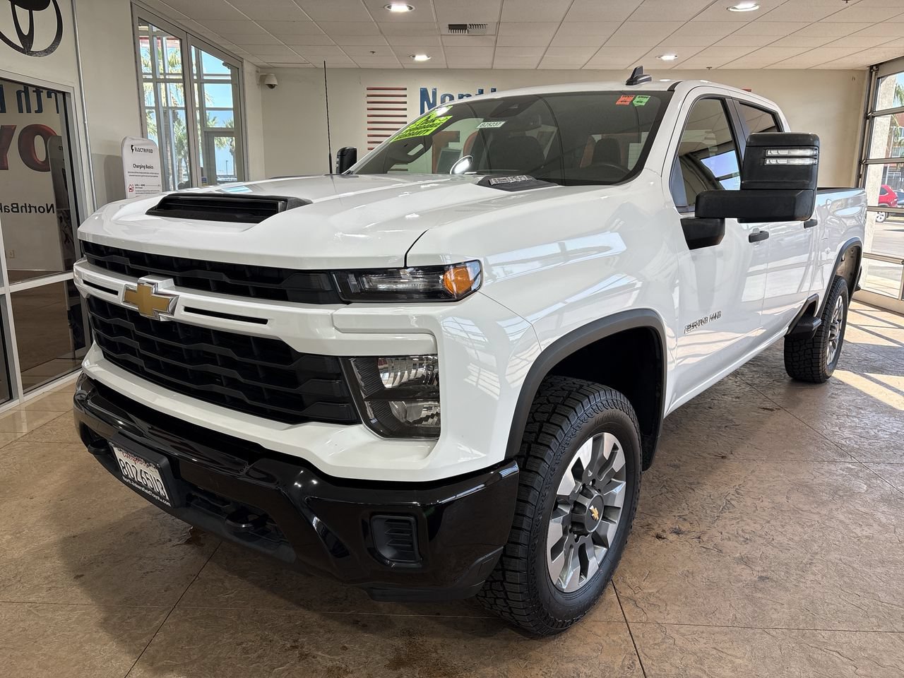 Used 2024 Chevrolet Silverado 2500 Custom w/ Custom Value Package RWD image 6