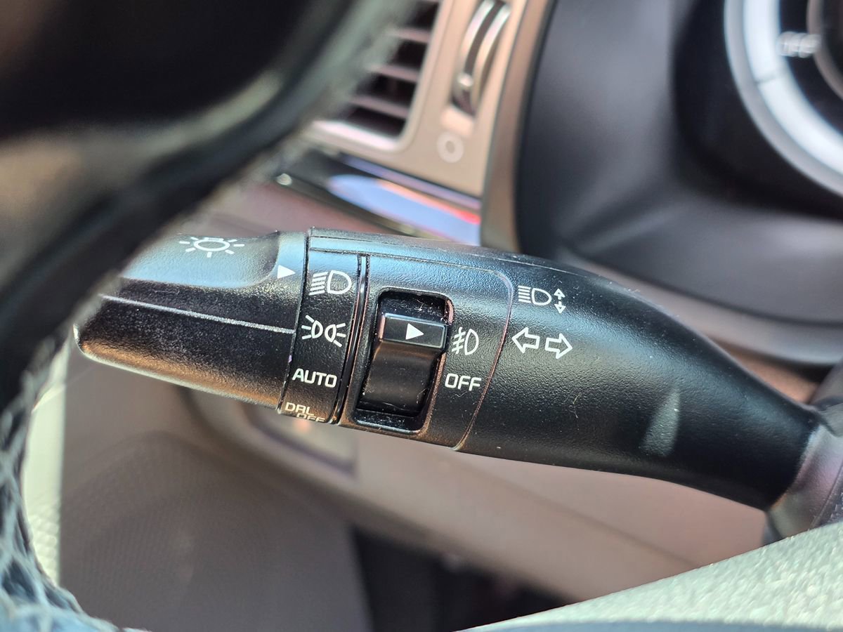 Used 2018 Kia Niro EX FWD image 41