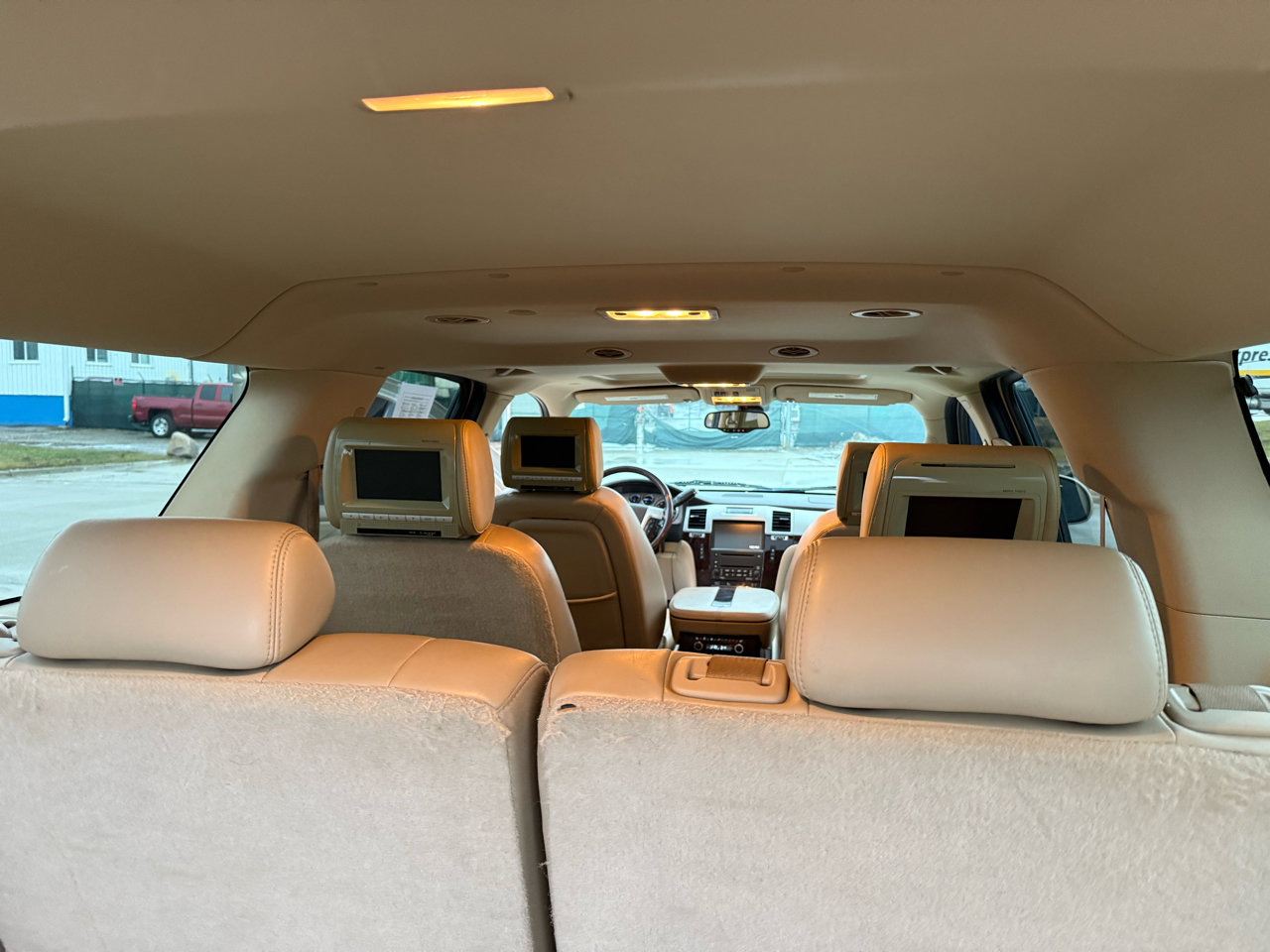 Used 2009 Cadillac Escalade ESV AWD image 19