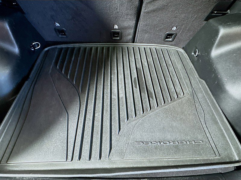 Used 2019 Jeep Cherokee Latitude Plus w/ Cold Weather Group image 24