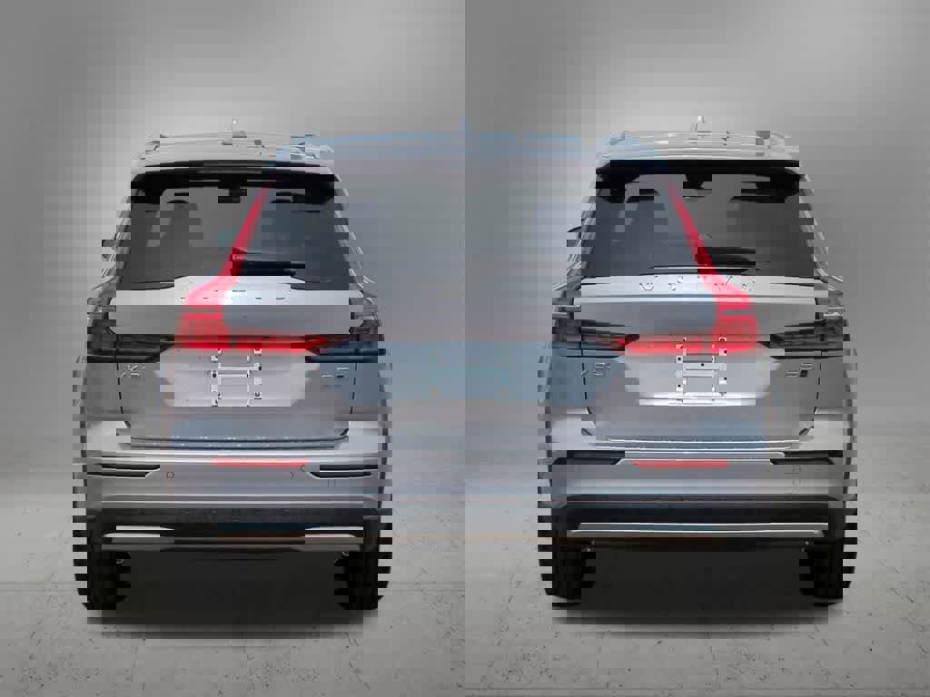 New 2026 Volvo V60 B5 Cross Country Ultra w/ Protection Package Premier image 5
