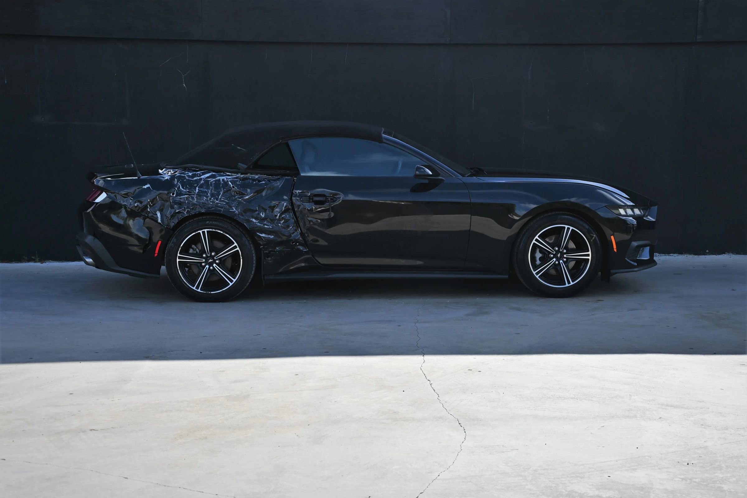 Used 2025 Ford Mustang Premium RWD image 6