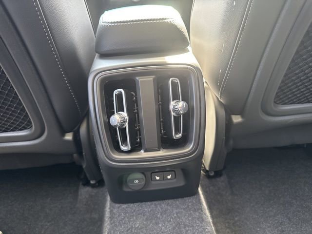 Certified 2025 Volvo XC40 B5 Plus image 16
