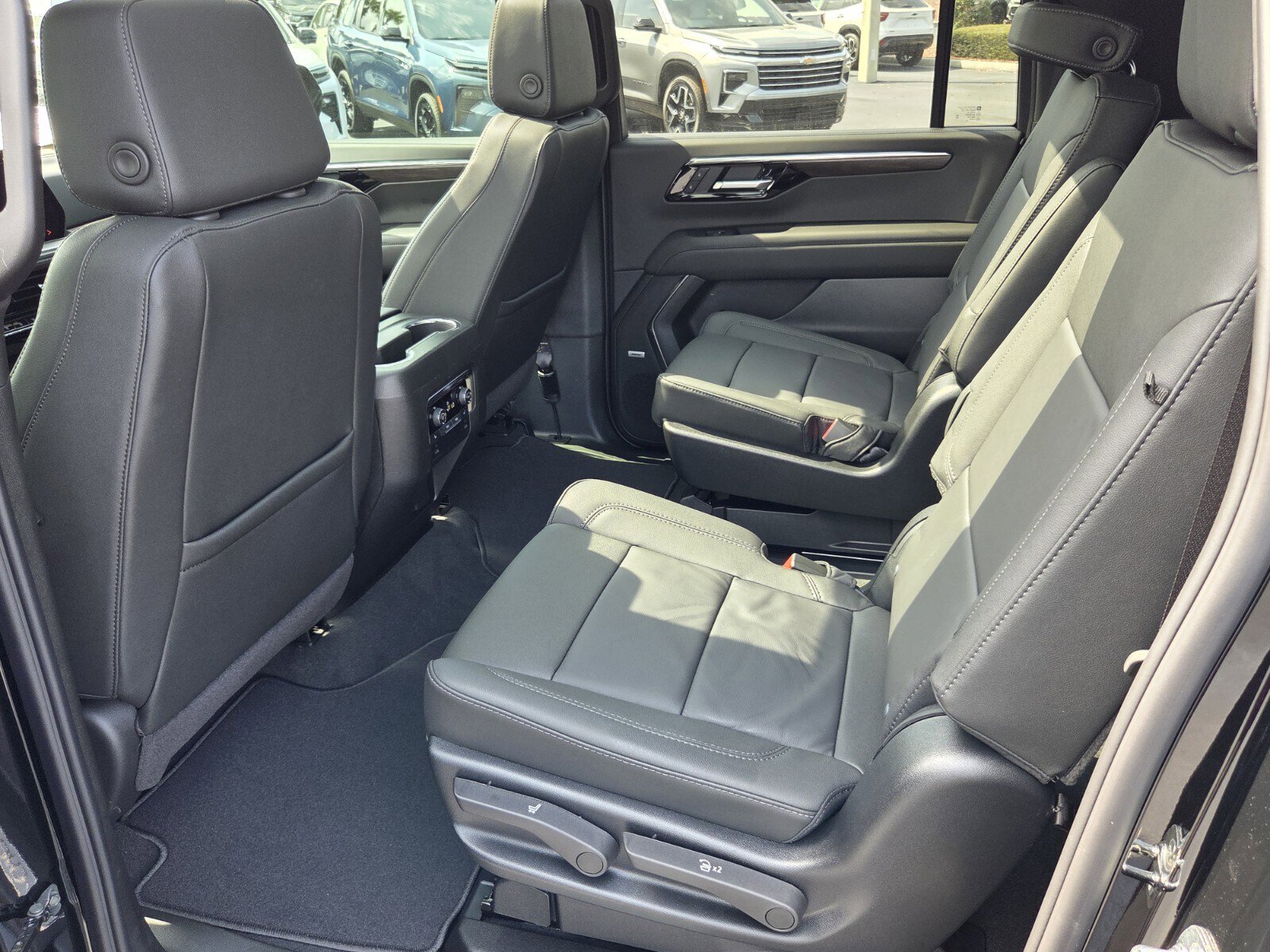 New 2026 Chevrolet Suburban Z71 w/ Comfort Package image 7