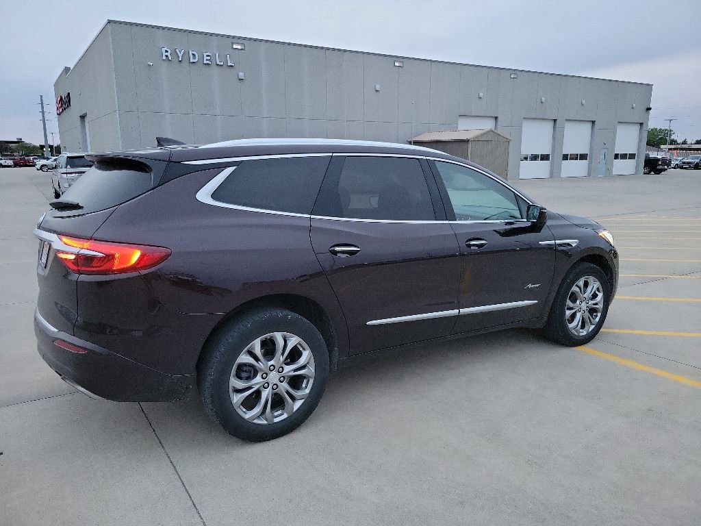 Used 2021 Buick Enclave Avenir AWD/4WD image 3