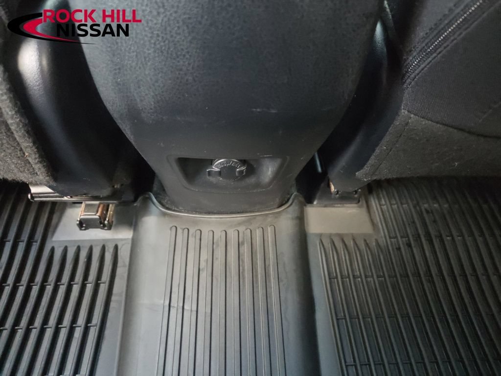 Used 2017 Toyota RAV4 XLE w/ All Weather Liner Package AWD/4WD image 28