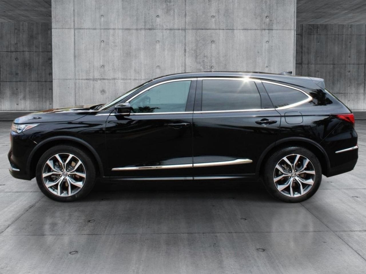 Used 2024 Acura MDX w/ Technology Package AWD/4WD image 2