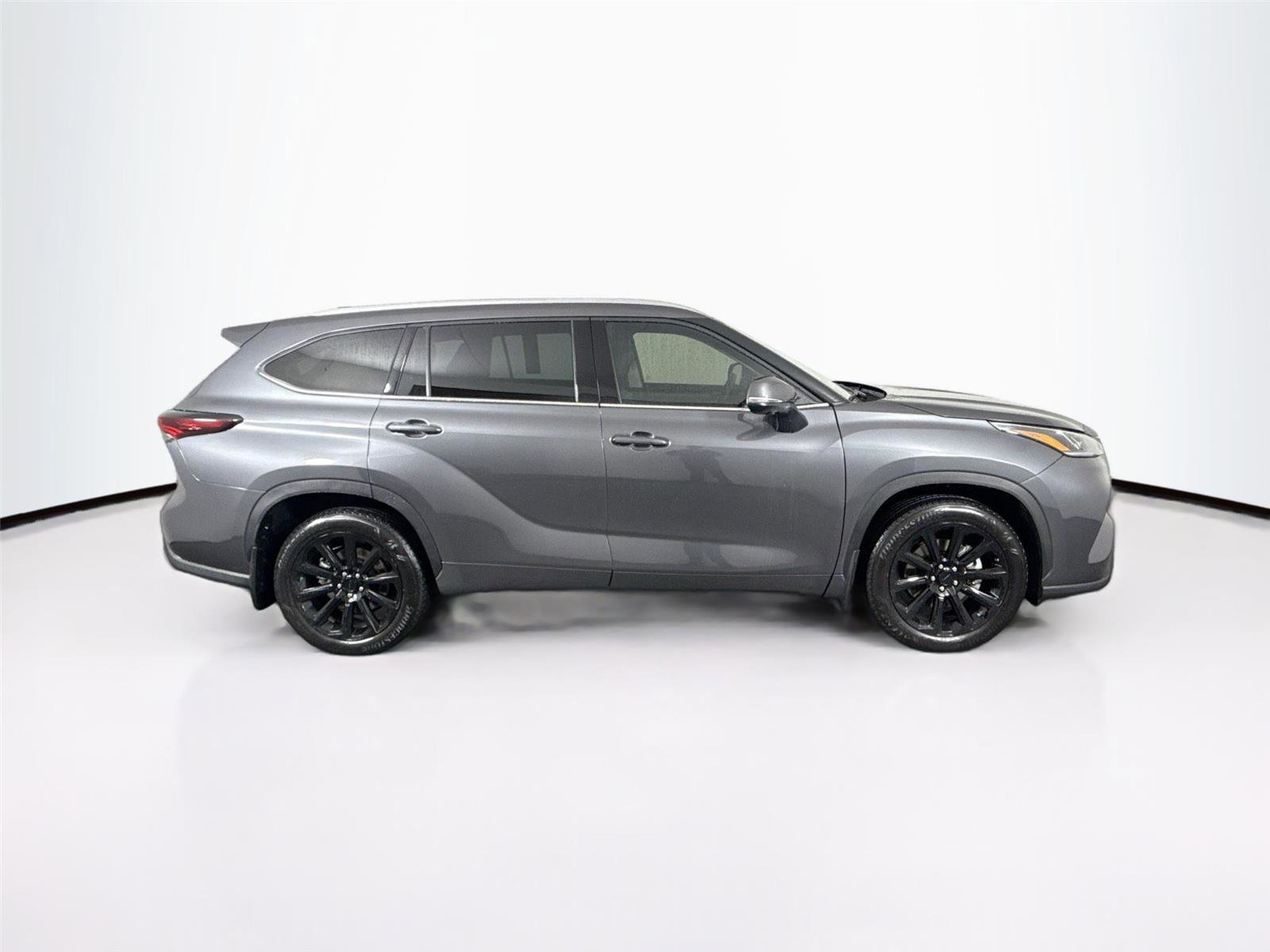 Certified 2025 Toyota Highlander Platinum image 11