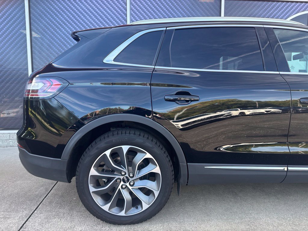 Used 2023 Lincoln Nautilus Reserve AWD/4WD image 5