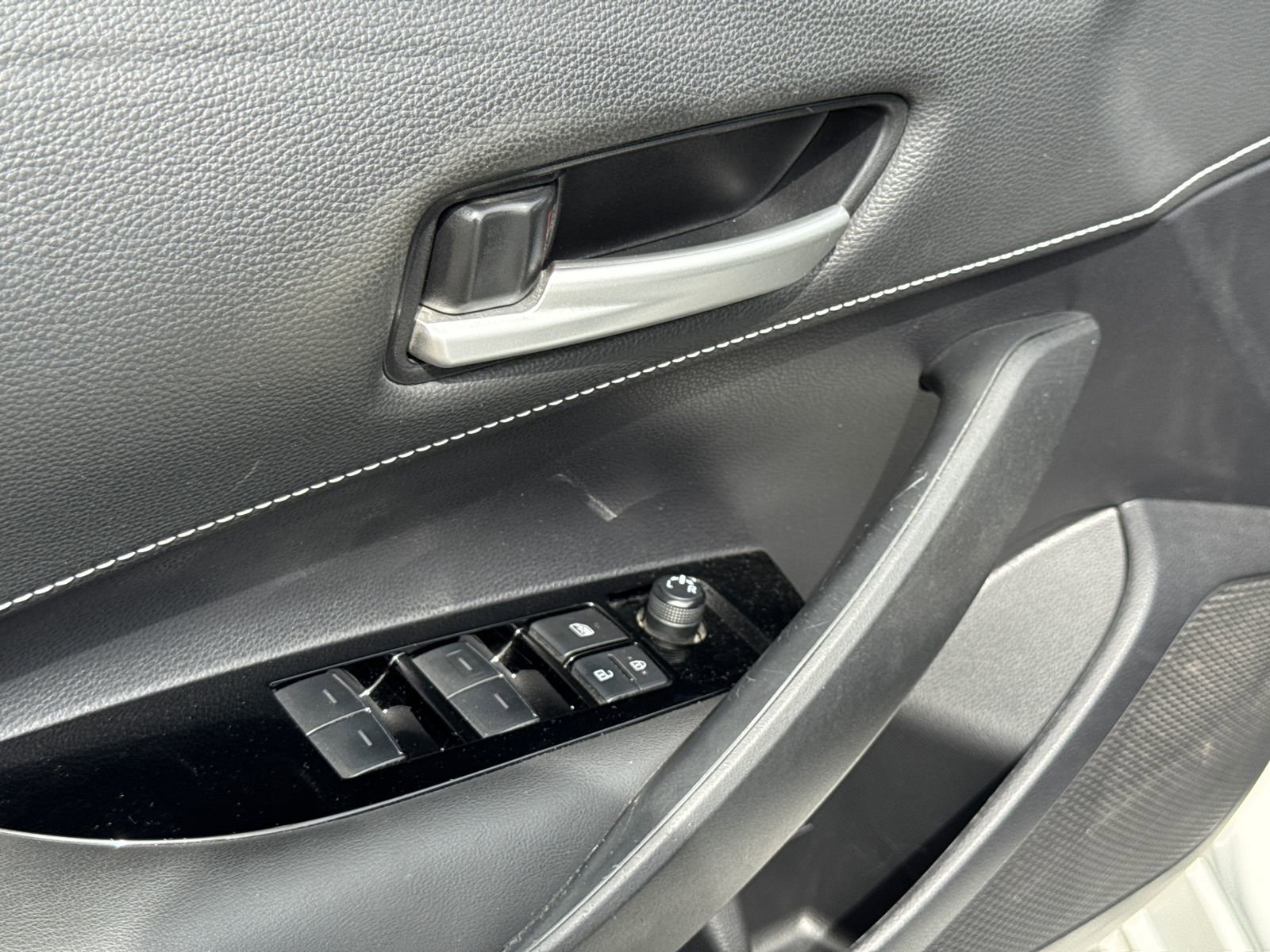 Used 2022 Toyota Corolla SE image 17