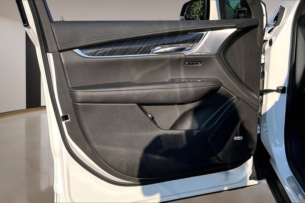 Used 2021 Cadillac XT6 Premium Luxury FWD image 18