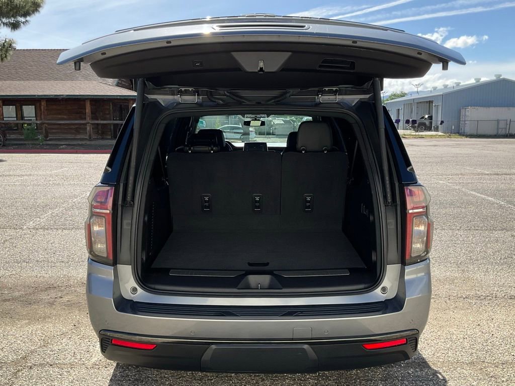 Used 2021 Chevrolet Suburban Z71 w/ Luxury Package image 15