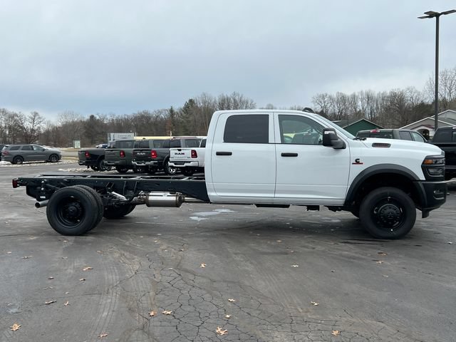 New 2026 RAM 5500 Tradesman AWD/4WD image 39