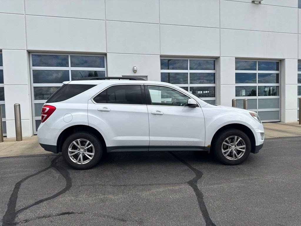Used 2017 Chevrolet Equinox LT w/ Convenience Package AWD/4WD image 3