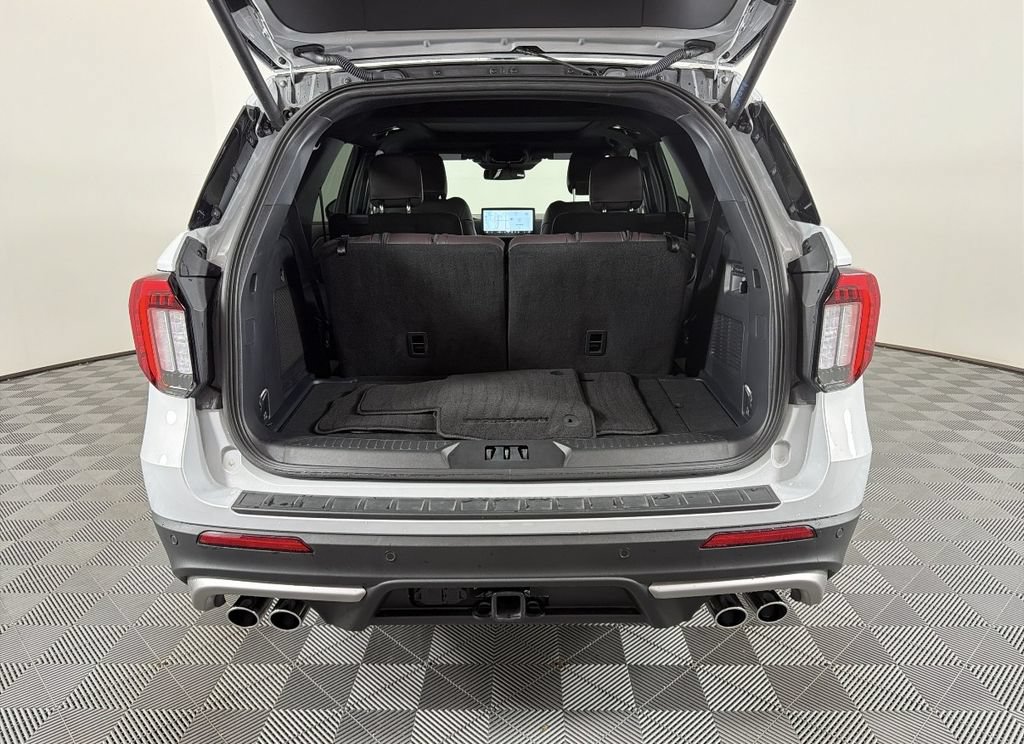 Used 2025 Ford Explorer Platinum w/ Ultimate Package AWD/4WD image 27