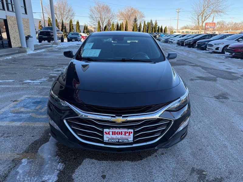 Used 2023 Chevrolet Malibu LT image 2