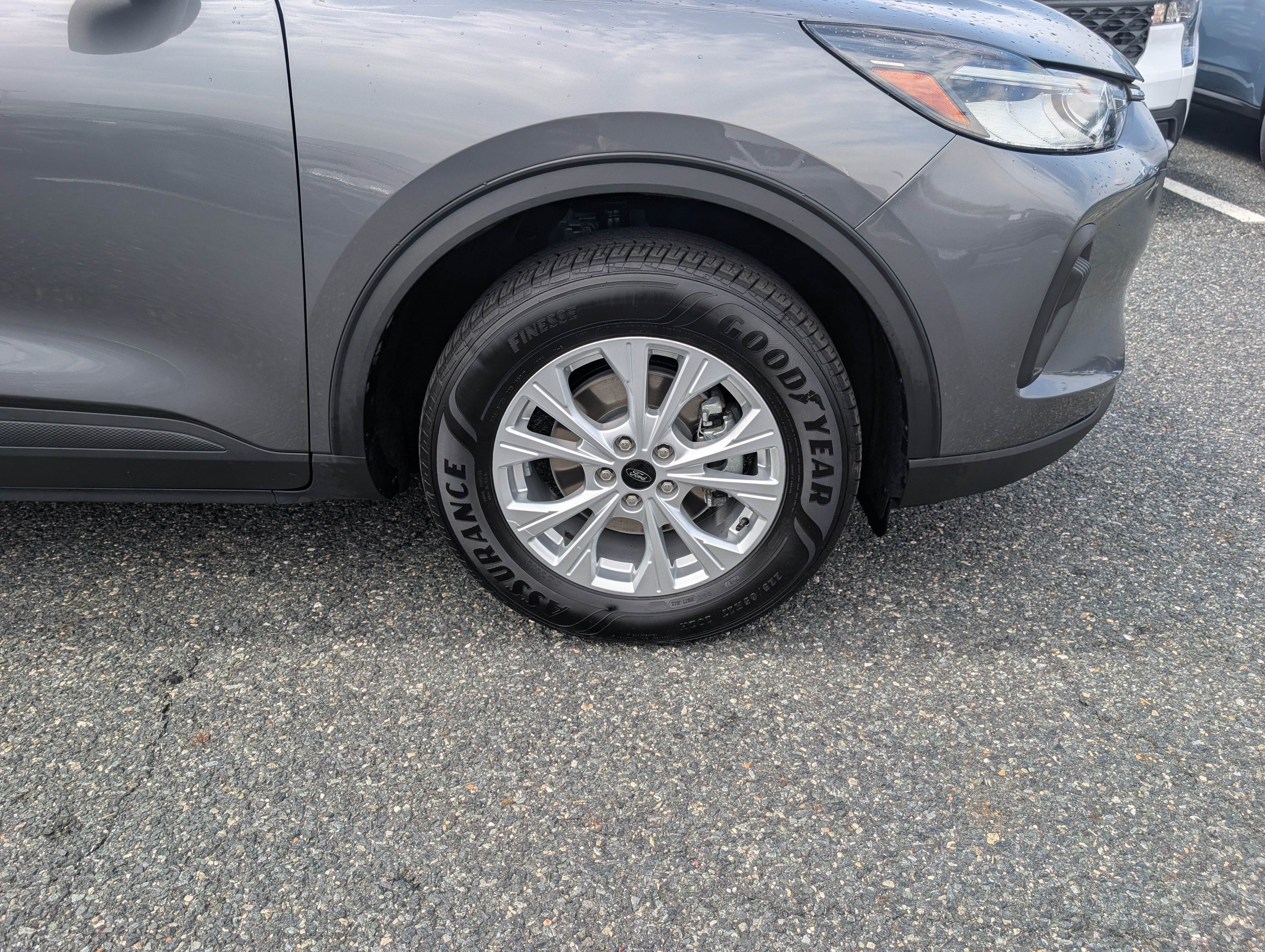 Certified 2024 Ford Escape Active AWD/4WD image 9