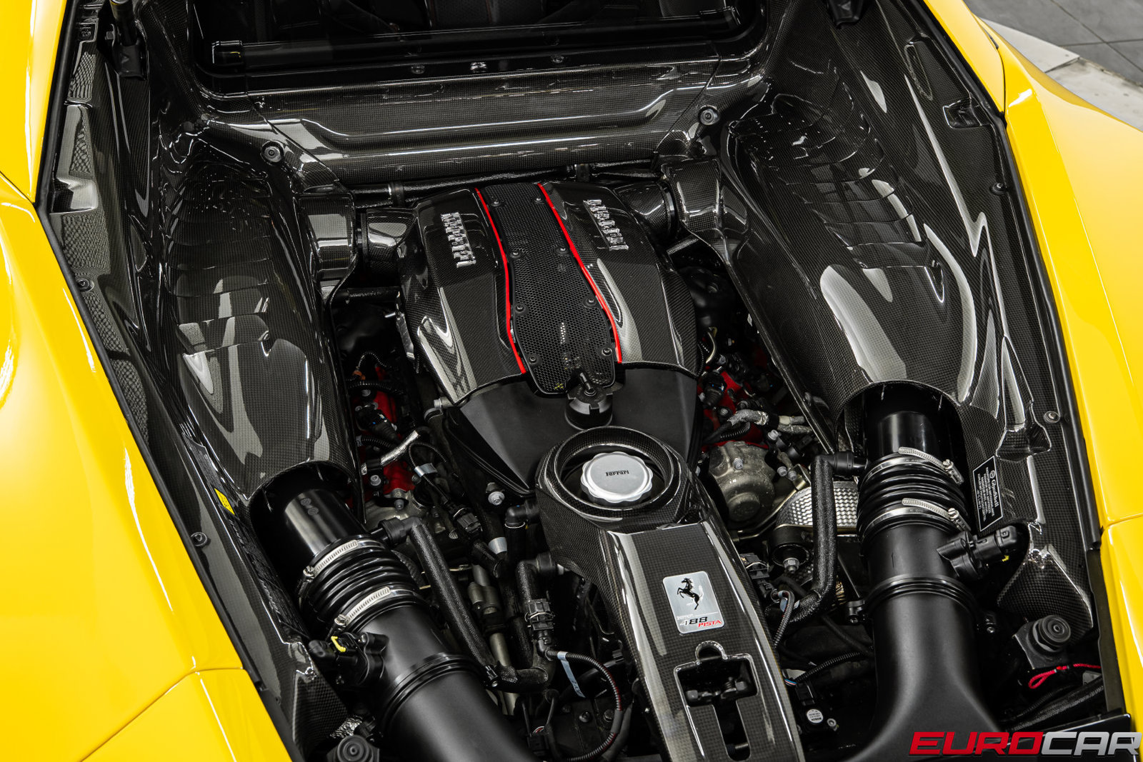 Used 2020 Ferrari 488 Pista Coupe RWD image 26